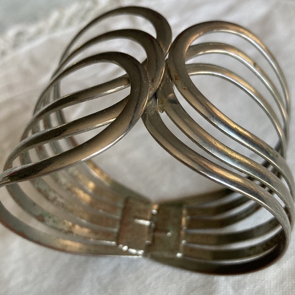 Silvertone Bohemian spring-closure bracelet, outside looks perfect $11 - Picture 7 of 8